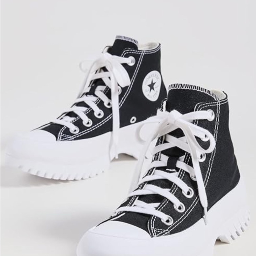 Converse Chuck Taylor All Star Lugged High-Top. Black/Egret White. Unisex. EUC!